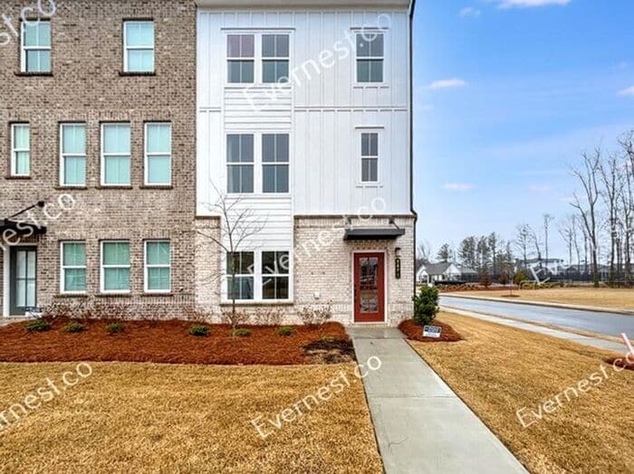 Primary Photo - Spacious & Bright 3-Bedroom Townhome with ...