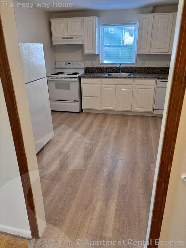 Photo - 98 Edward St ##Front Front Townhome