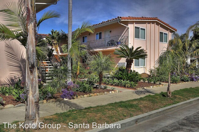 Building Photo - 118-122 Los Aguajes Ave