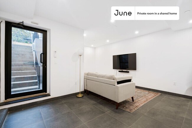 Building Photo - Modern Private ROOM in Bed-Stuy
