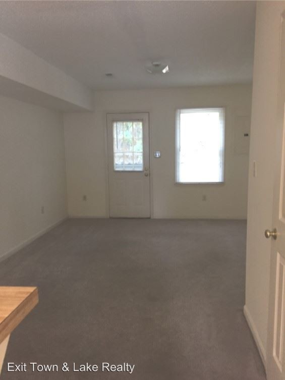 Building Photo - 881 Powell Dr