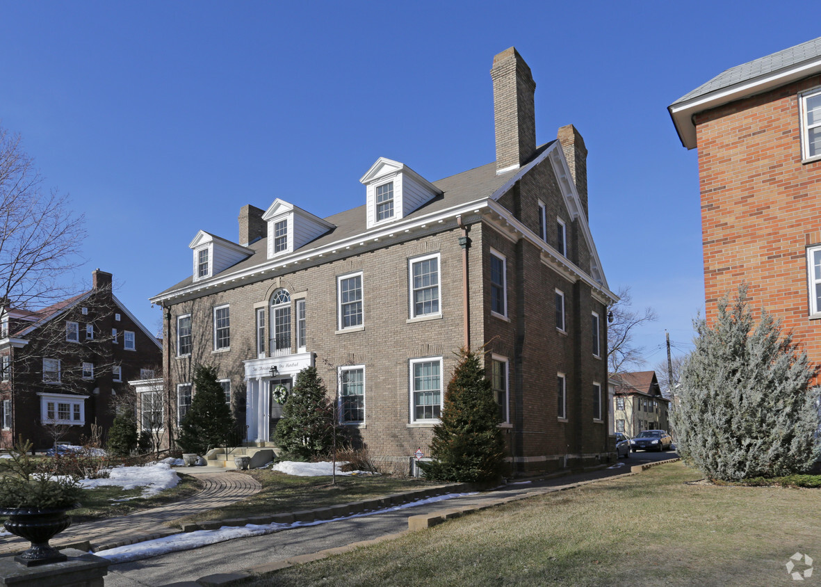 Building Photo - Bell House