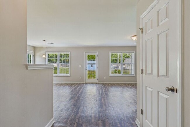 Building Photo - Beautifully Updated 3-Bedroom Home in Gree...