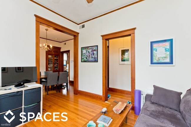 Foto del edificio - 1359 W Barry Ave