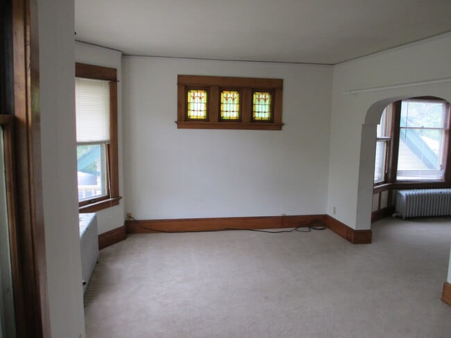 Living Room - 2417 E Stratford Ct