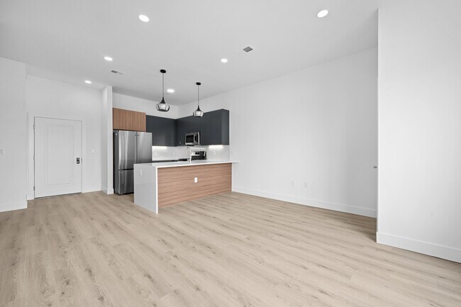 Building Photo - Baypark Bayonne