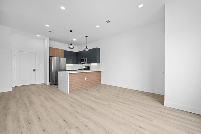 Building Photo - Baypark Bayonne