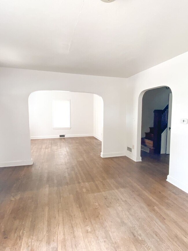 Foto del edificio - 3 bed 1 bath unit close to campus