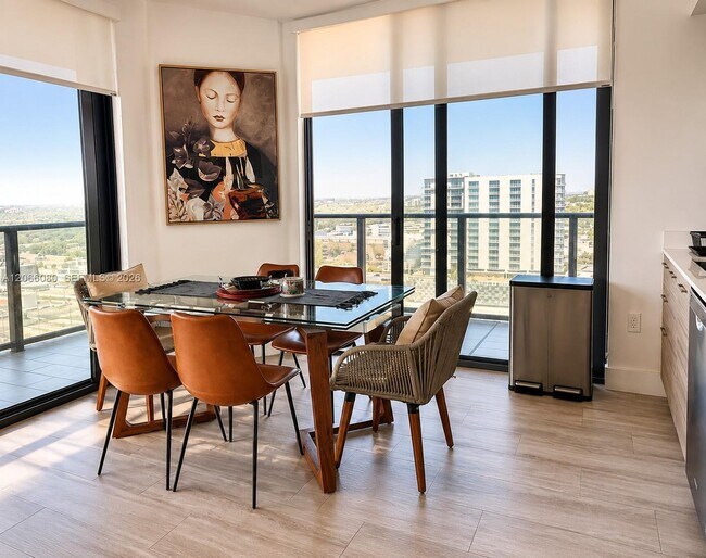 Foto del edificio - 121 NE 34th St