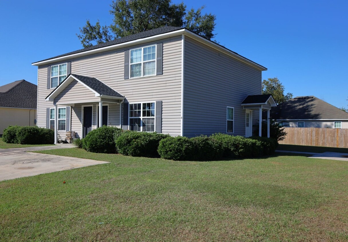 Primary Photo - 1801 Chestnut Dr
