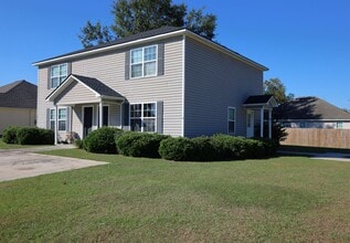 Building Photo - 1801 Chestnut Dr