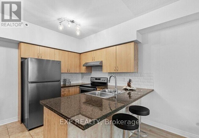 Photo du bâtiment - 1837 Eglinton Ave E