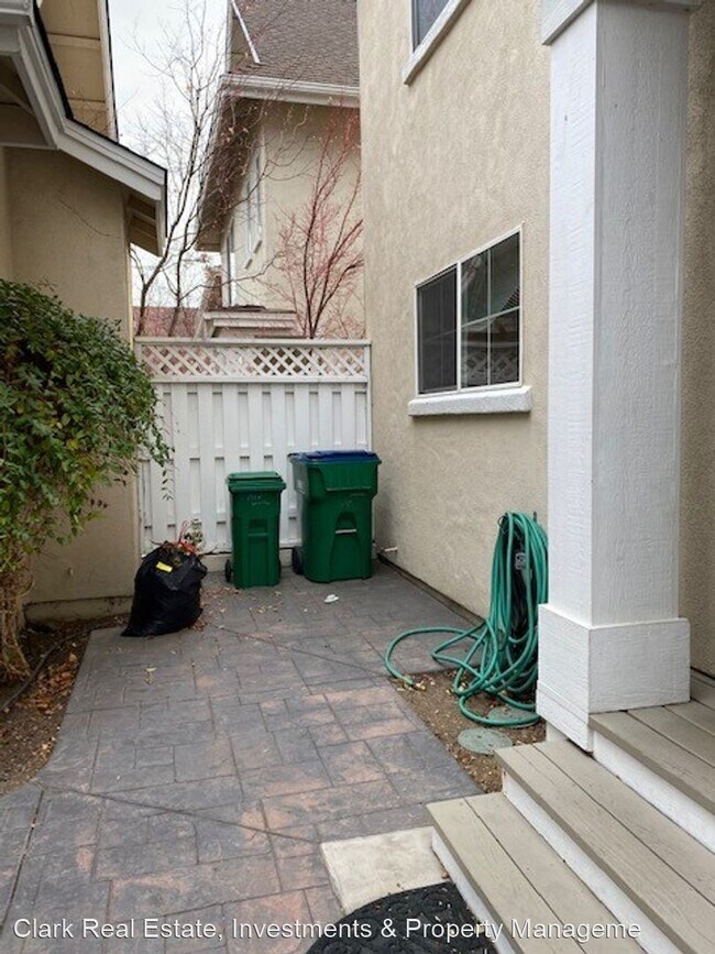 Building Photo - 2 br, 2.5 bath House - 1320 Waterloo Drive