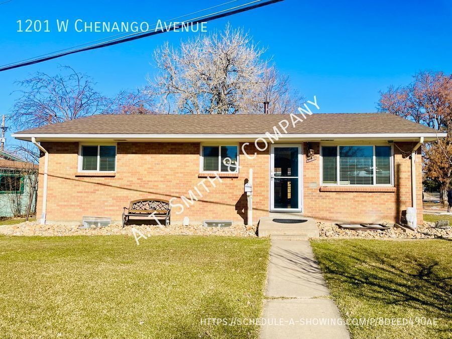 Foto principal - Beautiful 4 Bedroom Single Family Located ...