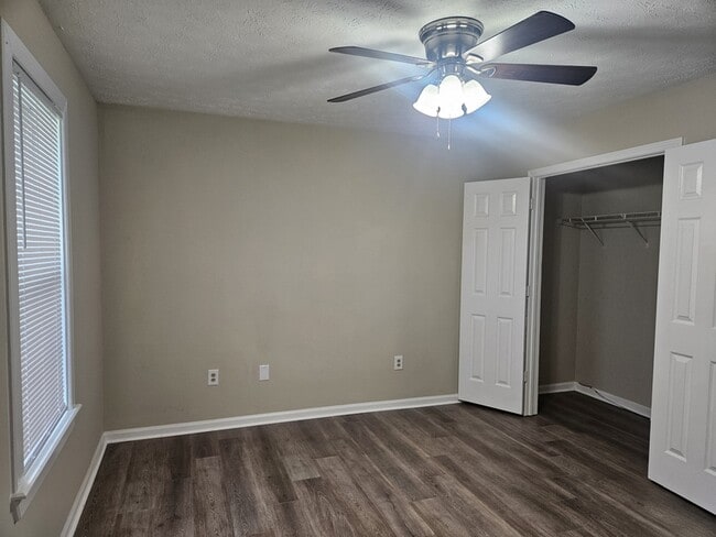 Building Photo - 1104 Micha Way