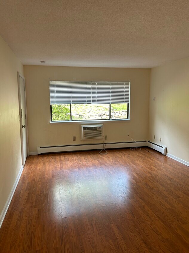 10 Kay Ln Unit C, Waterbury, CT 06708 Condo for Rent in Waterbury, CT