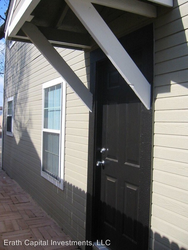 Building Photo - 161 S Floral St