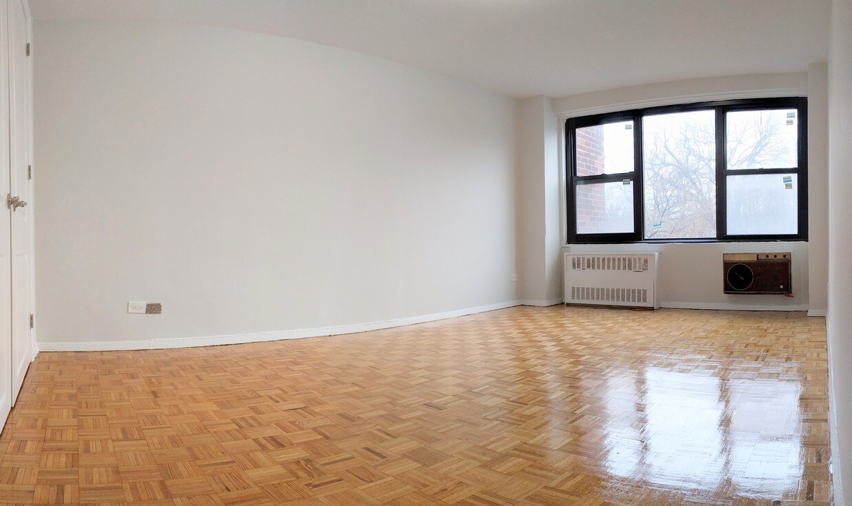 Primary Photo - 160 Parkside Ave