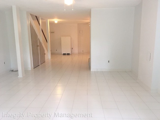 Building Photo - 2 br, 3.5 bath House - 17 Hemlock Circle