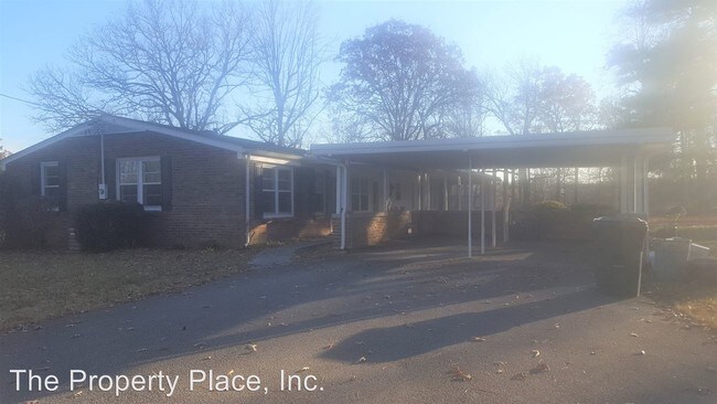 Building Photo - 4 br, 2 bath House - 1413 Highway 70 E