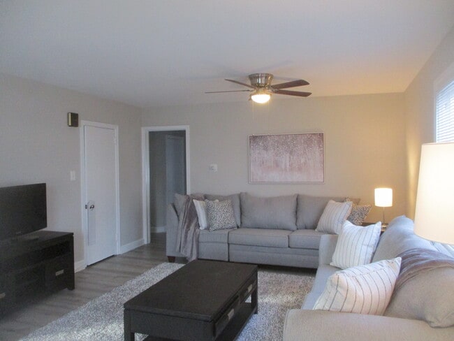 Sala de estar - 11 S Gladstone Ave