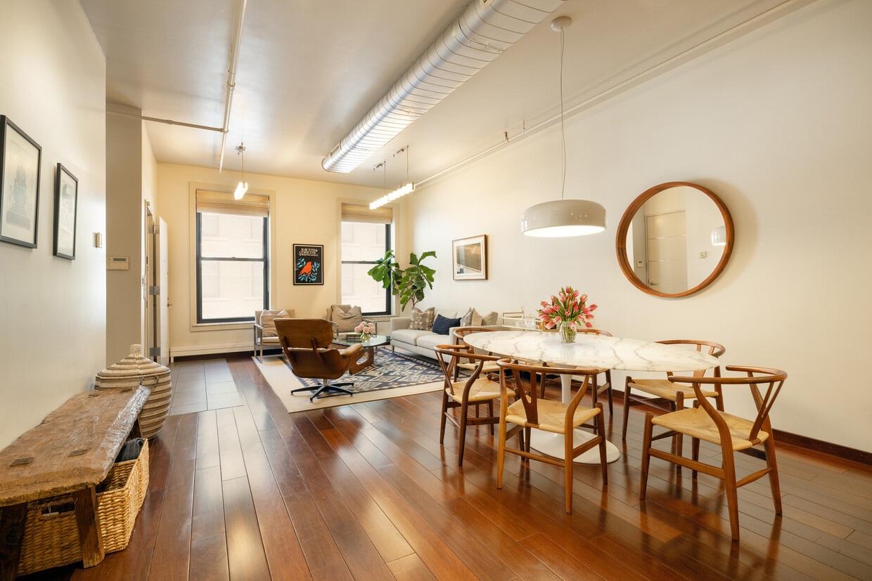 Foto principal - 34 N Moore St