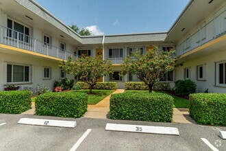Building Photo - 3000 Lake Osborne Dr
