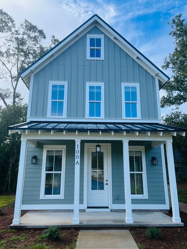 Building Photo - 100 Gardenia Ln