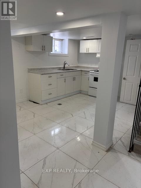 Building Photo - 304 Frontenac St