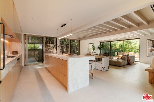 Building Photo - 740 Amoroso Ct