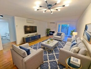 Building Photo - 850 2nd St