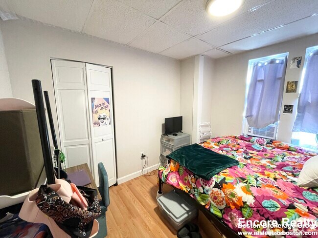 Foto del edificio - 1572 Tremont St