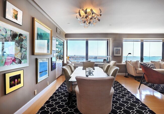 Building Photo - 65 E India Row