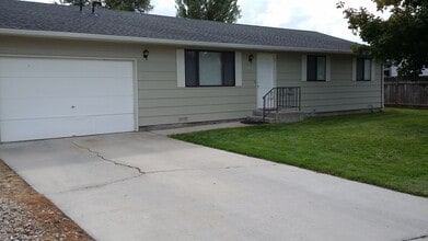 Building Photo - 395 W Cranmer Dr