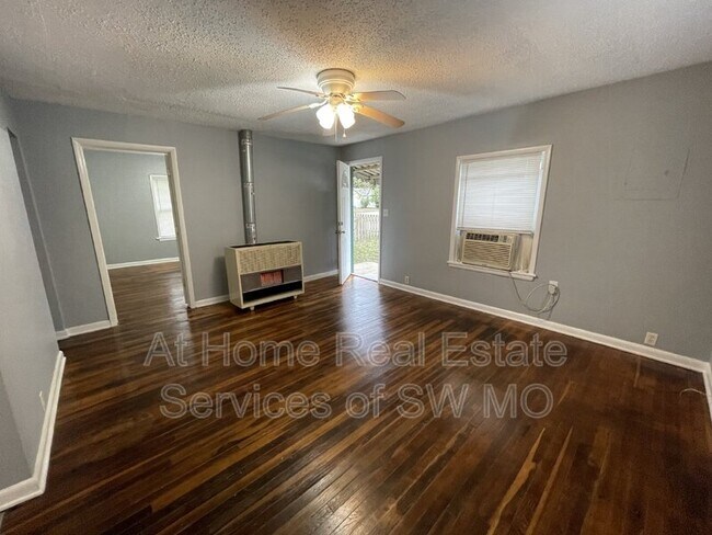 Building Photo - 1732 W Thoman St