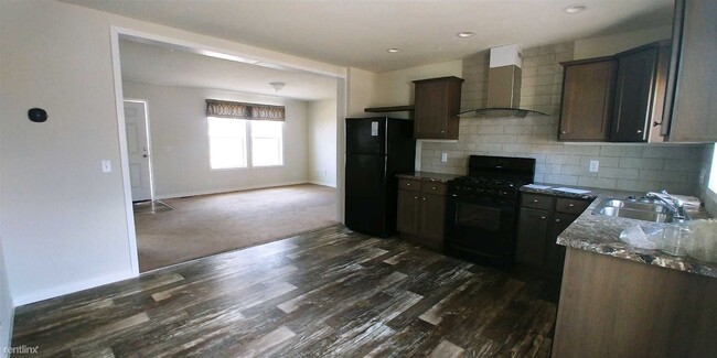 Building Photo - 3 br, 2 bath House - 28 Joymar Dr