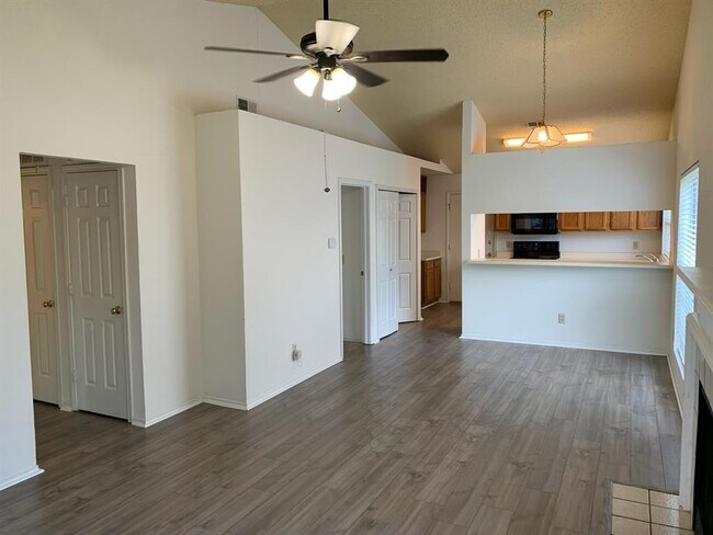 Building Photo - 2214 Forestbrook Dr