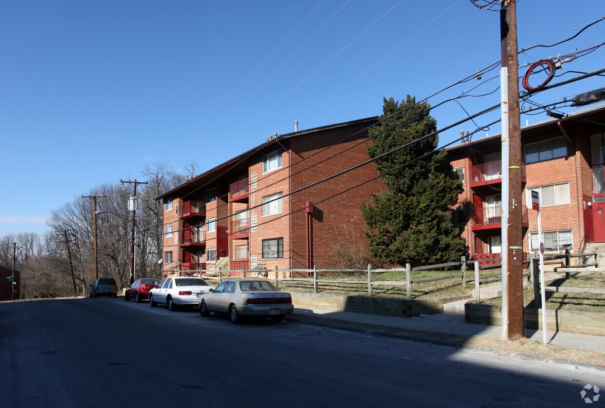 3035 - 3037 Stanton Rd SE - 3104 Bruce Pl SE
