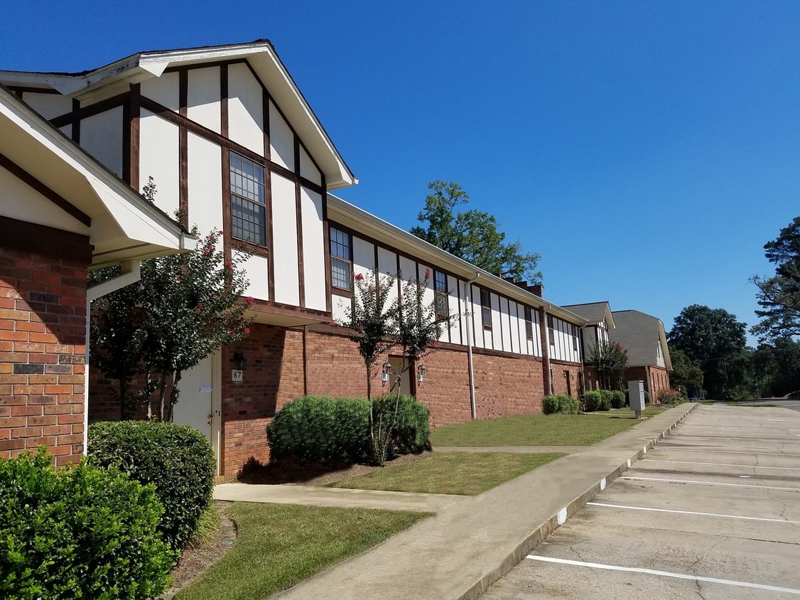 Primary Photo - Heritage Place Apartments