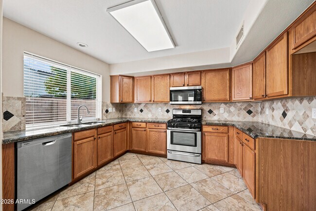 Foto del edificio - 12826 W Windsor Ave