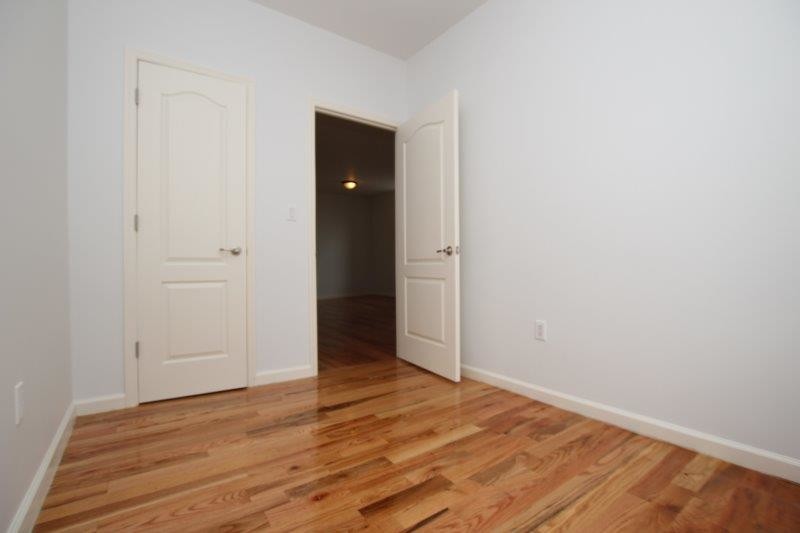Foto principal - 451 Irving Ave