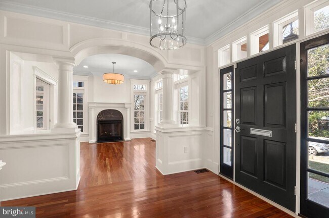 Foto del edificio - 4220 Van Ness St NW