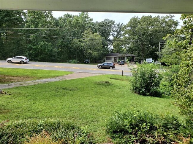 Foto del edificio - 1355 Hickory Flat Hwy