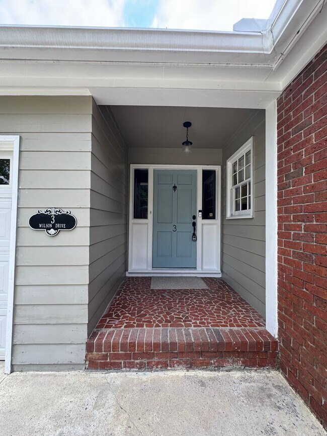 Building Photo - Beautiful 4/3 House with Bonus Room in Wes...