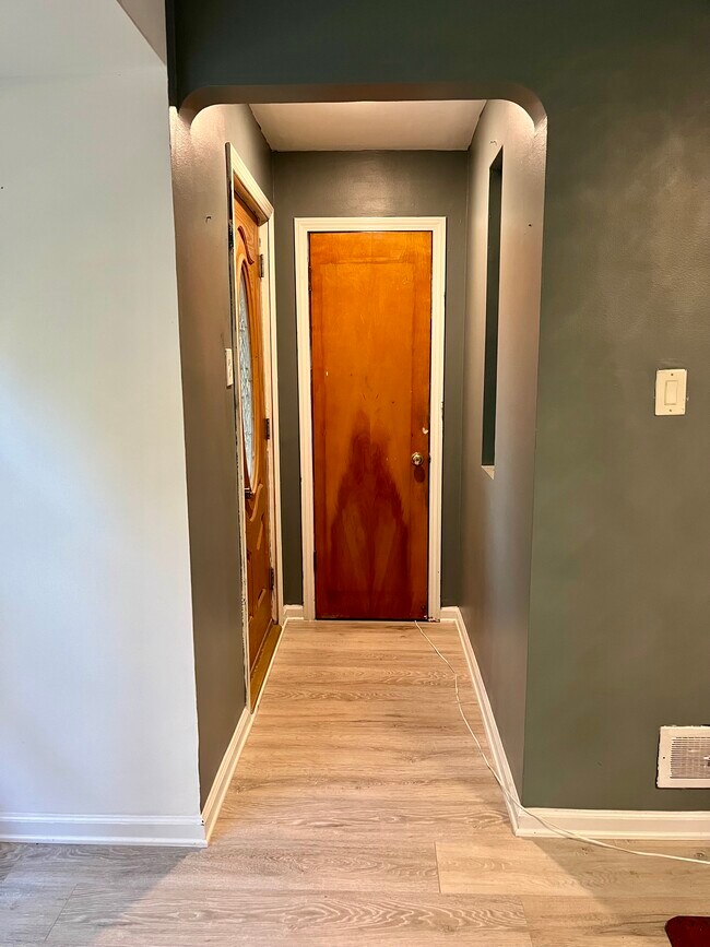 entry - 3622 W 79th Pl