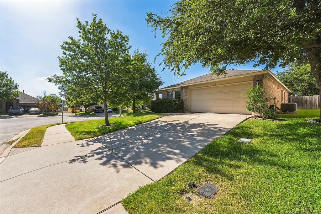 Foto principal - 2519 Nightshade Dr
