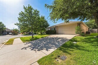 Building Photo - 2519 Nightshade Dr