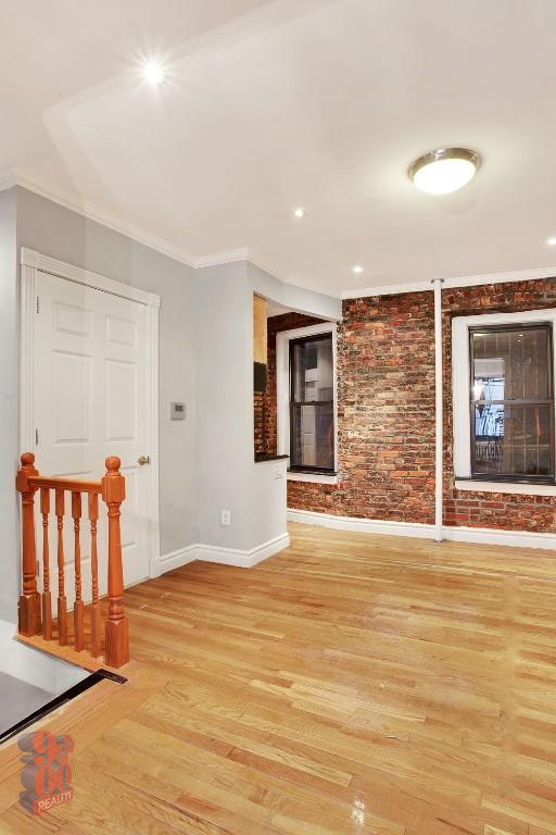 Building Photo - 432 E 13th St