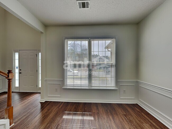 Foto del edificio - 105 Bay Hill Dr