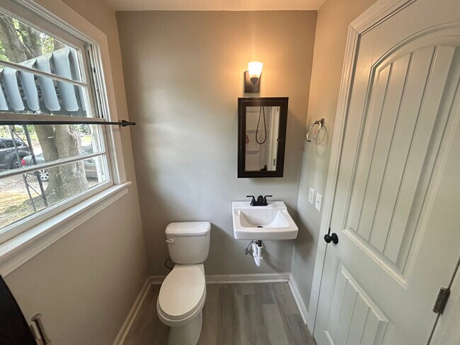 Foto del edificio - 1102 Rumar St